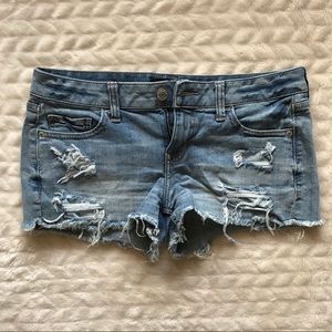 Express distressed denim shorts size 4